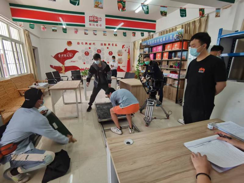 追星女孩心理学分析报告：江岸区广告片拍摄公司揭秘饭圈应援式传播逻辑
